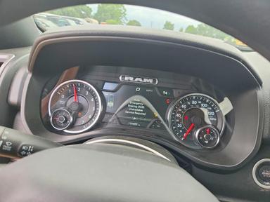 Vista de 2025 RAM 1500 TRADESMAN, ángulo 9