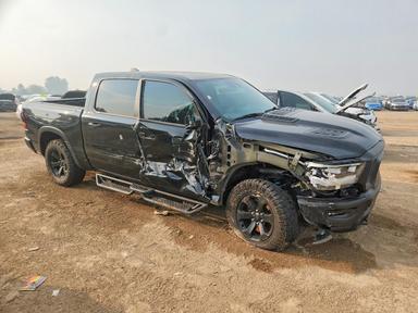 Vue de 2024 RAM 1500 REBEL, angle 4
