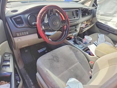 منظر 2017 KIA SEDONA L، زاوية 8