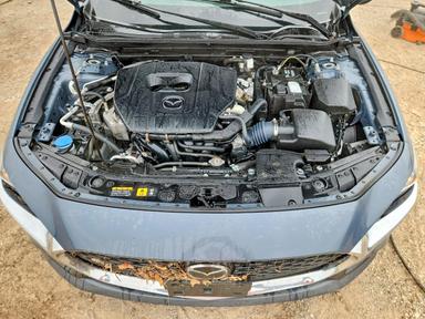 Вид 2024 MAZDA 3 PREFERRED, угол 11