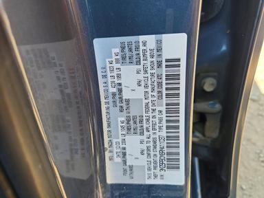 Вид 2024 MAZDA 3 PREFERRED, угол 13