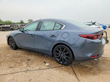 Вид 2024 MAZDA 3 PREFERRED, угол 2