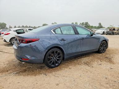 Вид 2024 MAZDA 3 PREFERRED, угол 3