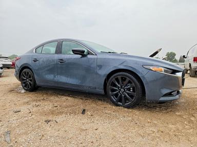 Вид 2024 MAZDA 3 PREFERRED, угол 4
