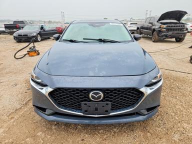 Вид 2024 MAZDA 3 PREFERRED, угол 5