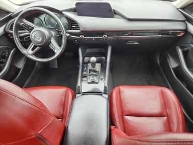 Вид 2024 MAZDA 3 PREFERRED, угол 8
