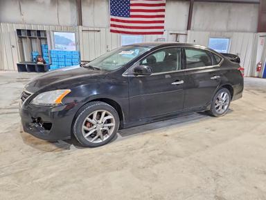 Vue de 2014 NISSAN SENTRA SR, angle 1