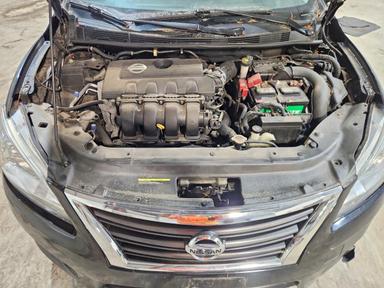 Vue de 2014 NISSAN SENTRA SR, angle 11