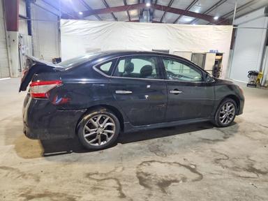 Vue de 2014 NISSAN SENTRA SR, angle 3