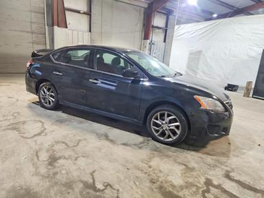 Vue de 2014 NISSAN SENTRA SR, angle 4