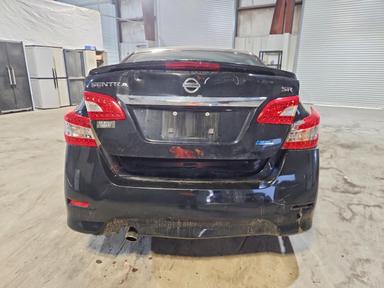 Vue de 2014 NISSAN SENTRA SR, angle 6