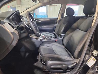 Vue de 2014 NISSAN SENTRA SR, angle 7