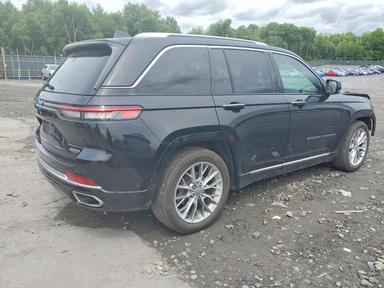منظر 2023 JEEP GRAND CHEROKEE SUMMIT، زاوية 3