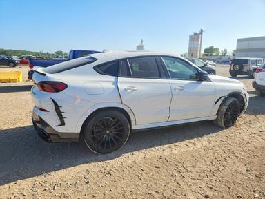 Vedere 2021 BMW X6 M50I, unghi 3