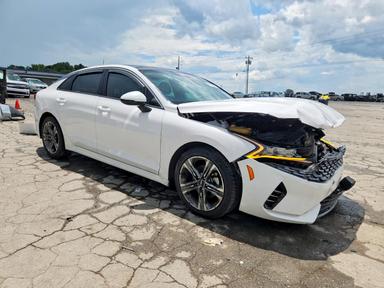 Vue de 2023 KIA K5 EX, angle 4