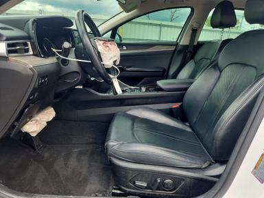 Vue de 2023 KIA K5 EX, angle 7