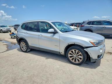 Vue de 2015 BMW X3 XDRIVE28I, angle 4