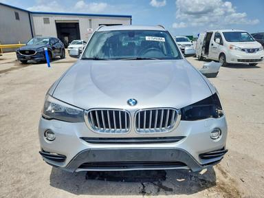 Vue de 2015 BMW X3 XDRIVE28I, angle 5