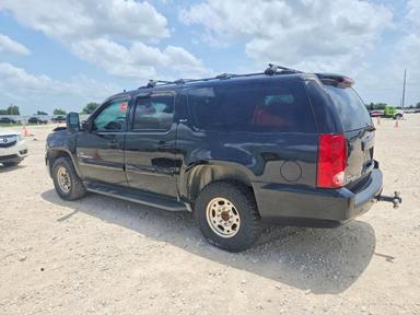 Vue de 2007 GMC YUKON XL K2500, angle 2