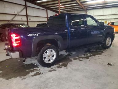 Вид 2010 CHEVROLET SILVERADO K1500 LT, угол 3