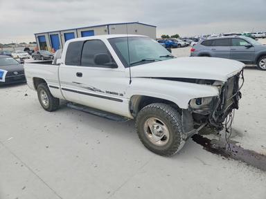 Vue de 1998 DODGE RAM 1500, angle 4