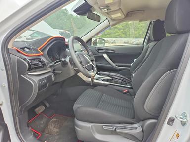 Вид 2024 MITSUBISHI ECLIPSE CROSS LE, угол 7