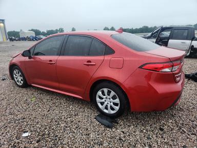 Вид 2021 TOYOTA COROLLA LE, угол 2