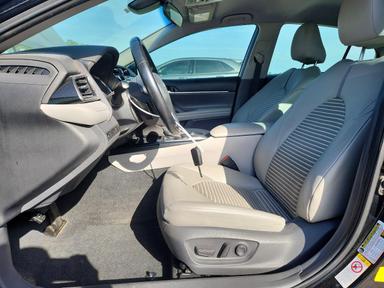 Вид 2019 TOYOTA CAMRY SE, угол 7