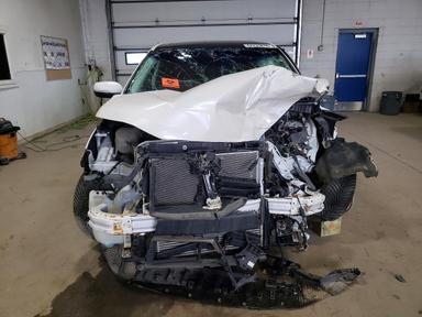 Vue de 2019 FORD EDGE TITANIUM, angle 5