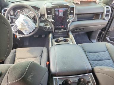 Vista de 2025 RAM 1500 BIG HORN/LONE STAR, ángulo 8
