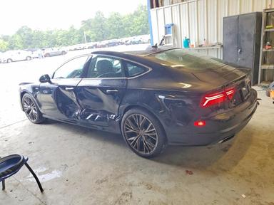 Vue de 2016 AUDI A7 PRESTIGE, angle 2