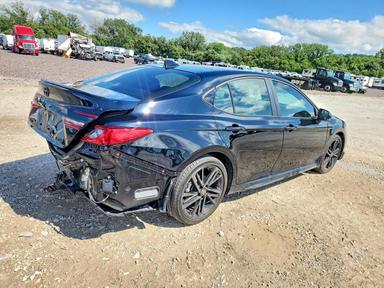 Вид 2025 TOYOTA CAMRY XSE, угол 3