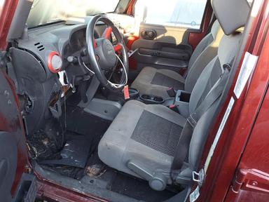 Vista de 2010 JEEP WRANGLER UNLIMITED SAHARA, ángulo 7