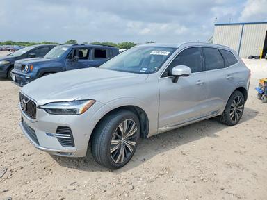 Vista de 2023 VOLVO XC60 PLUS, ángulo 1