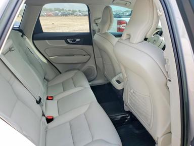 Vista de 2023 VOLVO XC60 PLUS, ángulo 10