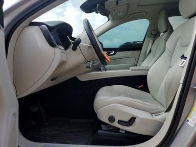 Vista de 2023 VOLVO XC60 PLUS, ángulo 7