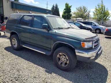 Vue de 1999 TOYOTA 4RUNNER SR5, angle 4