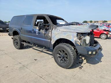 Vista de 2000 FORD EXCURSION LIMITED, ángulo 4