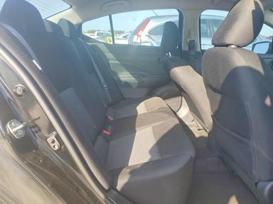 Vue de 2024 NISSAN VERSA S, angle 10