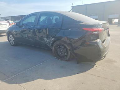 Vue de 2024 NISSAN VERSA S, angle 2