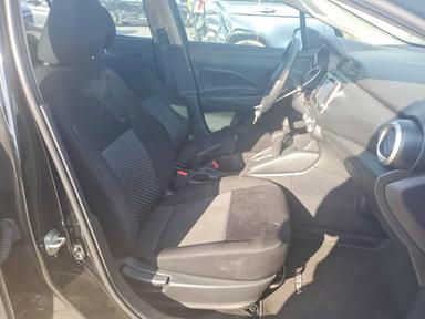 Vue de 2024 NISSAN VERSA S, angle 7