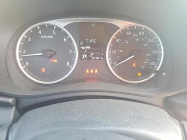 Vue de 2024 NISSAN VERSA S, angle 9