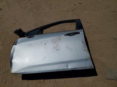 Vue de 2025 NISSAN VERSA S, angle 12