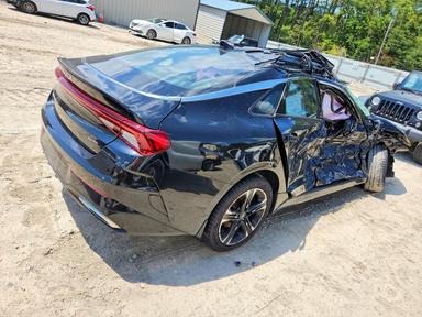 Вид 2022 KIA K5 GT LINE, угол 3