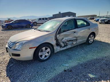 Vue de 2008 FORD FUSION SE, angle 1