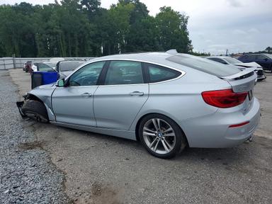 Вид 2019 BMW 330XI GT, угол 2