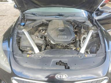 منظر 2018 KIA STINGER PREMIUM، زاوية 11