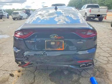 منظر 2018 KIA STINGER PREMIUM، زاوية 6