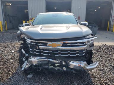 Vista de 2024 CHEVROLET SILVERADO K1500 LTZ, ángulo 5
