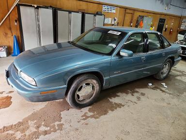 منظر 1996 BUICK REGAL GRAN SPORT، زاوية 1
